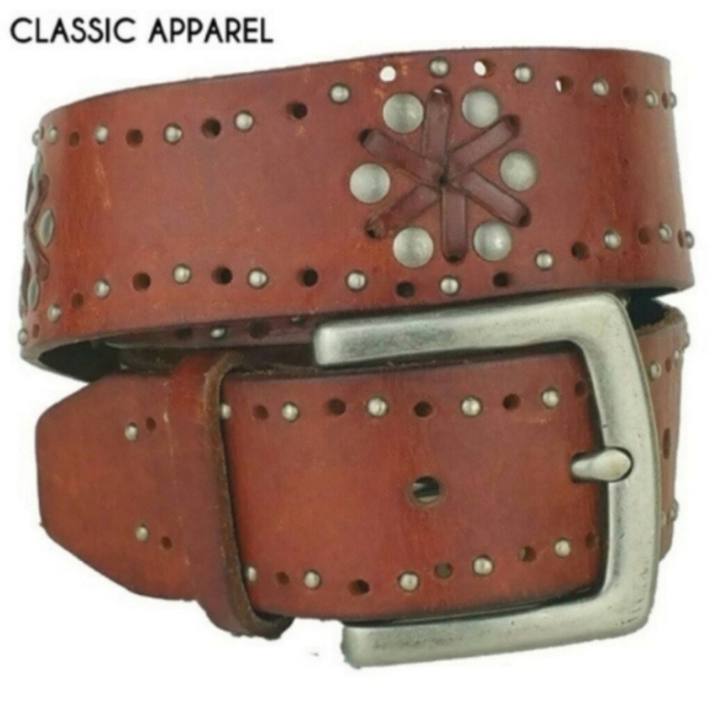 🎉HOST PICK!!🎉 REAL LEATHER STUDDED BELT! ❤️